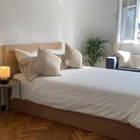 Apartment Your Sunny & Spacious Portview *