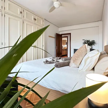 Apartment Your Sunny & Spacious Portview Valencia