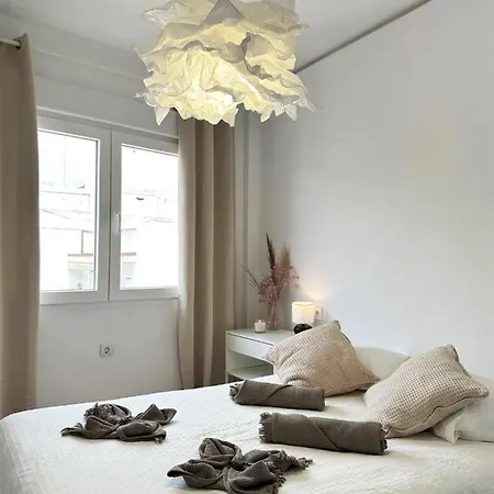 Apartment Your Sunny & Spacious Portview