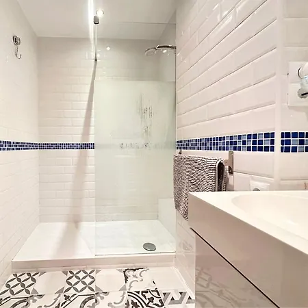 Apartment Your Sunny & Spacious Portview *