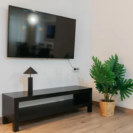 Your Sunny & Spacious Portview Апартаменты *