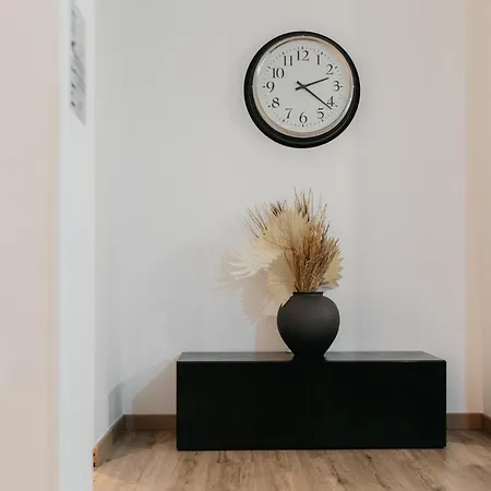 Апартаменты Your Sunny & Spacious Portview Валенсия