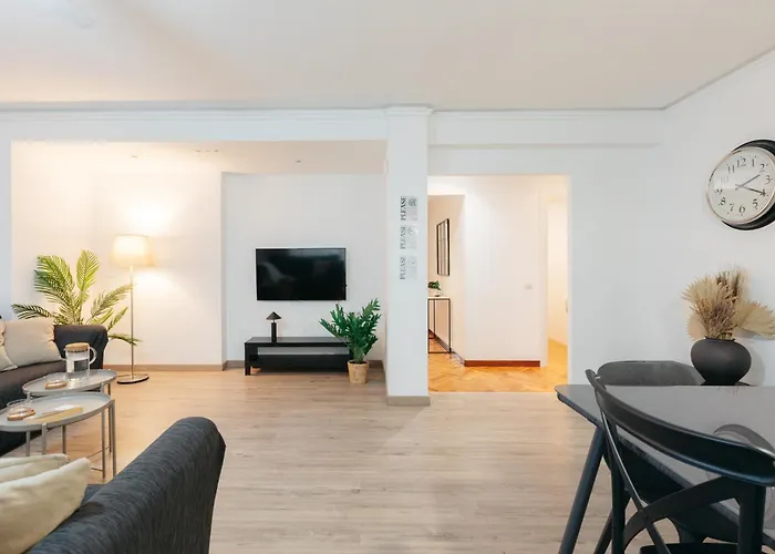Your Sunny & Spacious Portview Апартаменты Валенсия