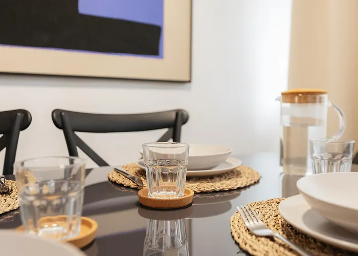 Апартаменты Your Sunny & Spacious Portview *
