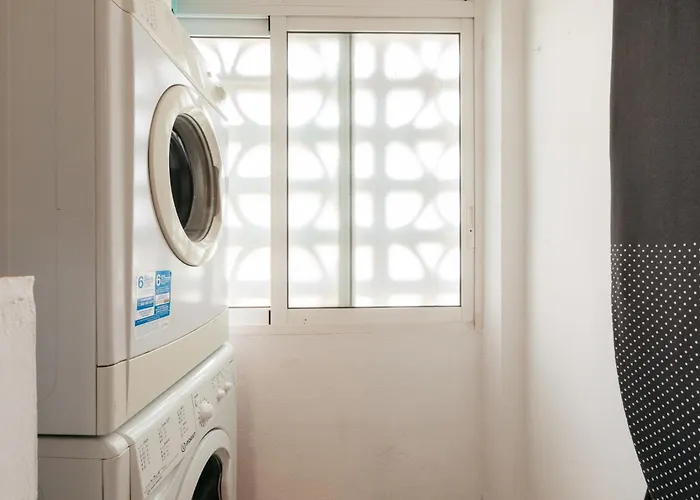 Апартаменты Your Sunny & Spacious Portview Валенсия